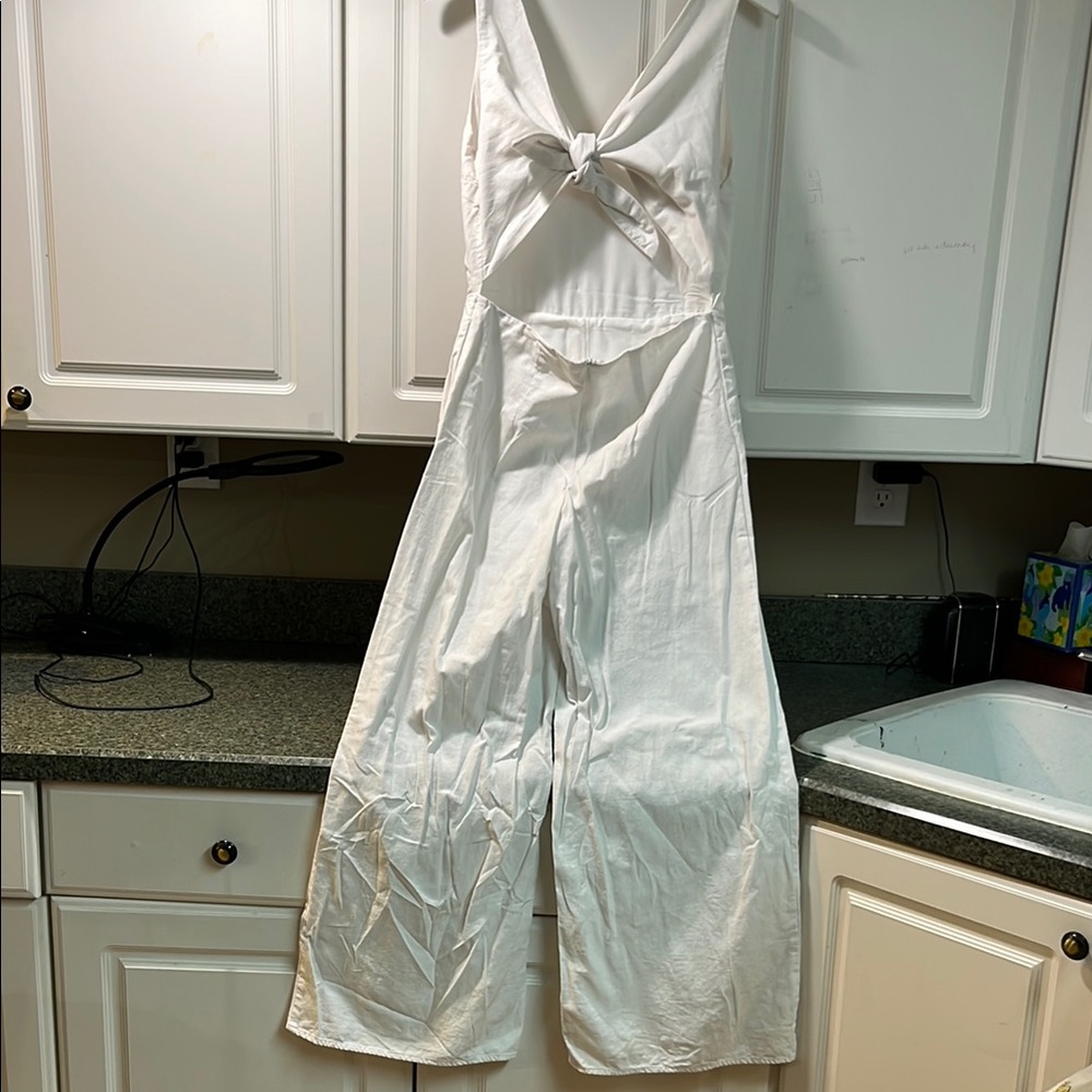 V-Neck Elegant White Jumpsuit
